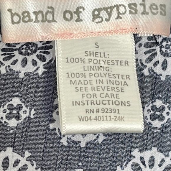 Band of Gypsies Navy/White Faux Wrap 3/4 Sleeve, Semi Sheer Romper - S - Picture 9 of 9